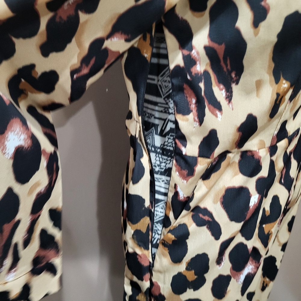 Leopard Print Long Sleeve Button Up Jumpsuit sz S - Picture 9 of 12